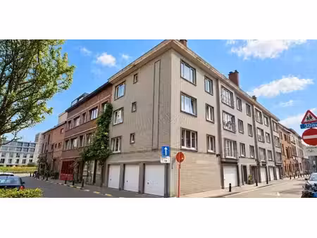 appartement à louer à gent pour € 935 avec 1 chambre à coucher