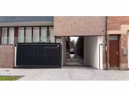garage à louer à hasselt pour € 130