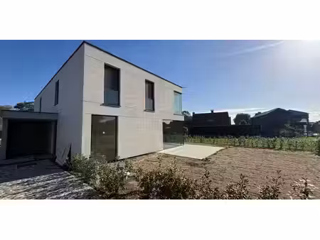 bureau à louer à asper pour € 2.522