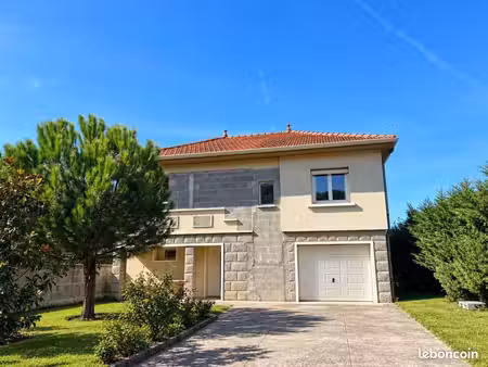 maison 4 pièces 160 m²