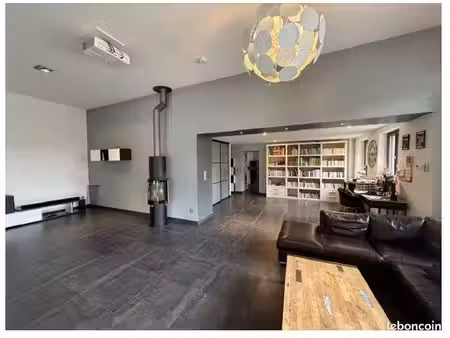 maison alsacienne de caractère – 280 m² – terrain de 18 ares constructibles – proche front