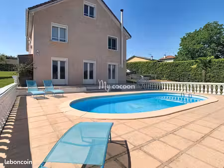maison 7 pièces 216 m²