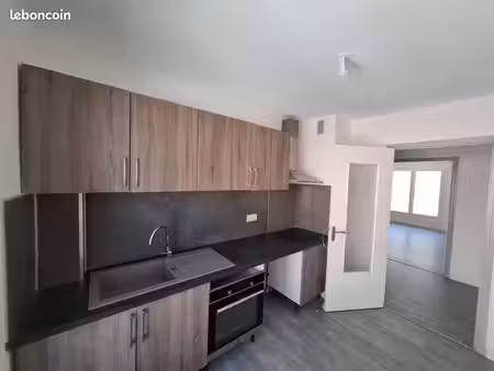 f3 hyères gare 65m² + balcons 8m²