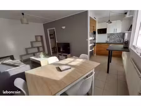 f2 44m2 rénové  meublé  charges avec chauffage