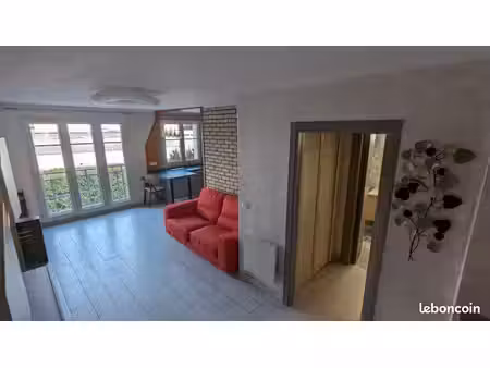 t2 50 m2 meublé avec place de parking