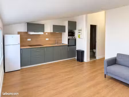 appartement t2 meublé au cœur de rians