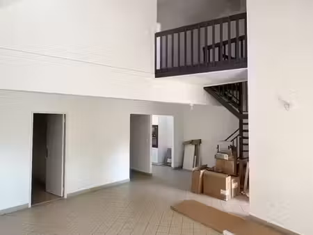 appartement t4 rénové 95 m² – parking privé – saint-louis