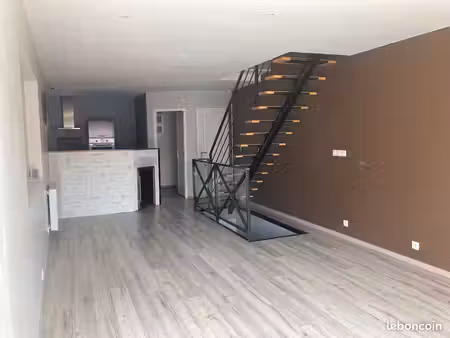 ? jolie maison de ville rénovée t3 – 64 m² – tossiat (à 10 min de bourg-en-bresse)
