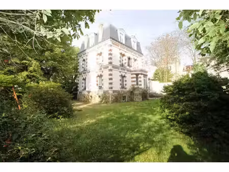 nanterre centre-ville propriété de charme 225 m² jardin arboré fort potentiel