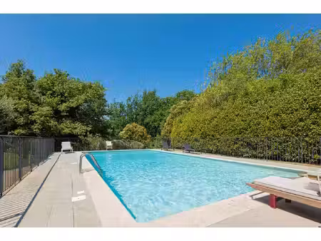maison esprit atelier d'artiste avec piscine à saint paul de vence