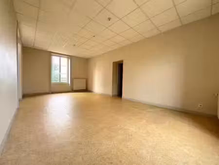 location appartement 4 pièces 93.14 m² à hauterive (61250)  615 €