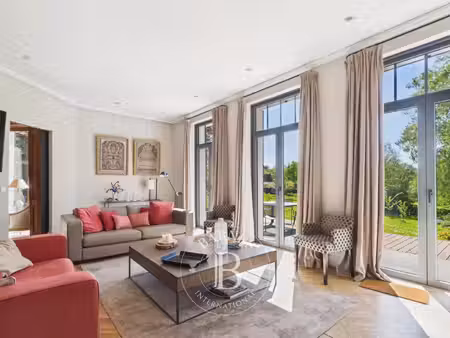 maison de luxe à vendre dans le quartier beaumont
