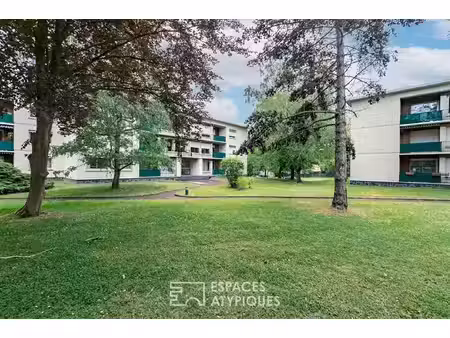 grand appartement rénové dans résidence recherchée à proximité immédiate de chantilly