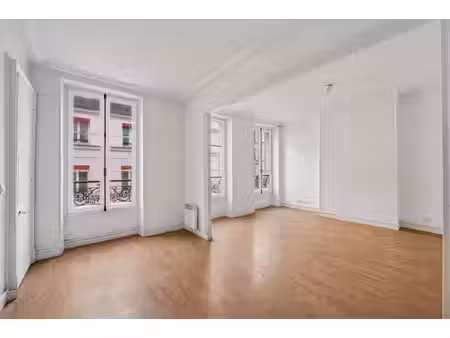 appartement 4 pièces à rénover - paris 8e