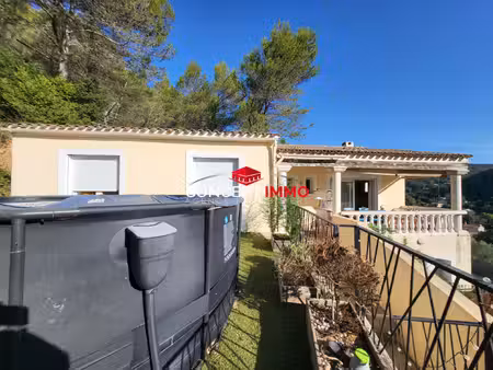 sollies-toucas haut de villa avec belle extérieur de niveau