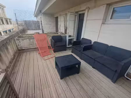 appartement t1 à louer au 5ème étage en plein centre-ville d'avignon