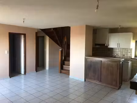 a louer appartement t4 duplex proche de laguiole