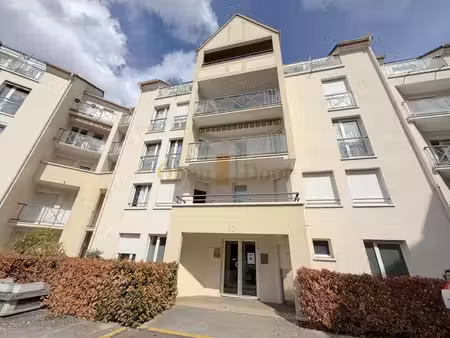 f1 avec balcon et cave - sucy-en-brie