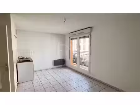 t1 bis de 31.56m² - cours tolstoï 69100 villeurbanne