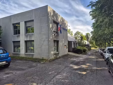vente bureaux saint thibault des vignes 77400 251m²