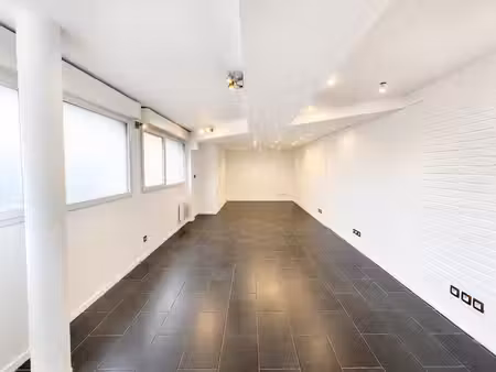a louer une surface de bureau de 55m²
