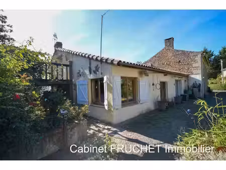 10 km de chantonnay - grande maison 4 chambres (ou 2 logemen