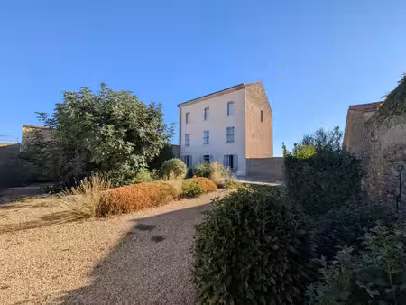 vend maison de caractère de 280m2  grand garage  jardin  rem