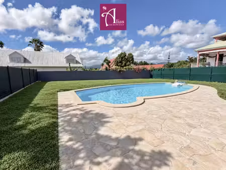 villa f5 meublée avec piscine à convenance