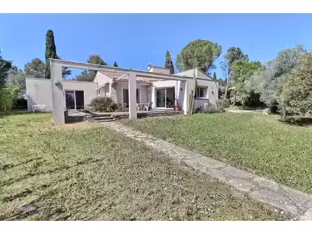 vente villa 5 pieces 169 m2 sur 950 m2 de parcelle