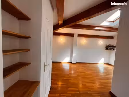studio 25 m² rénové – centre-ville aix-en-provence – proche hôpital clinique – terrasse pr