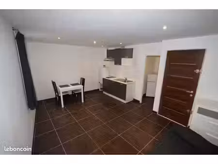 studio meublé refais a neuf centre aubagne