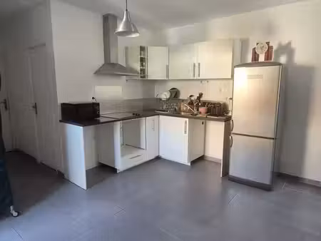 studio 1 pièce 27 m²