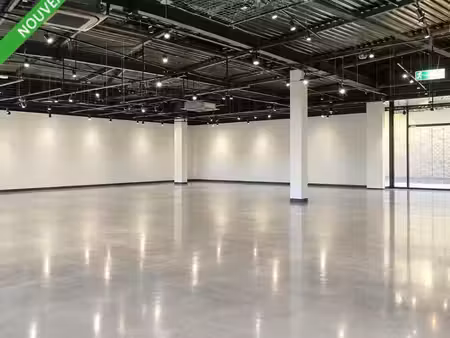 local commercial 923 m²