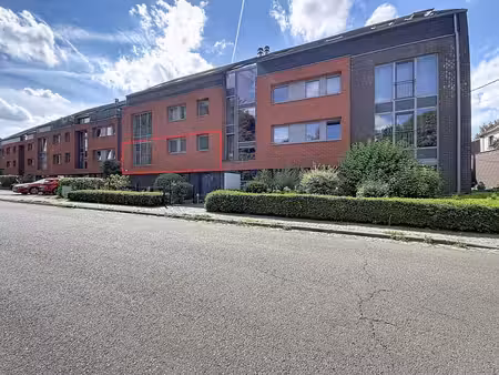 très bel appartement - peb b - emplacement de parking - cave