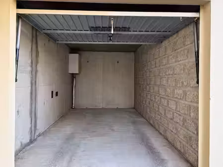 garage fermé dans résidence