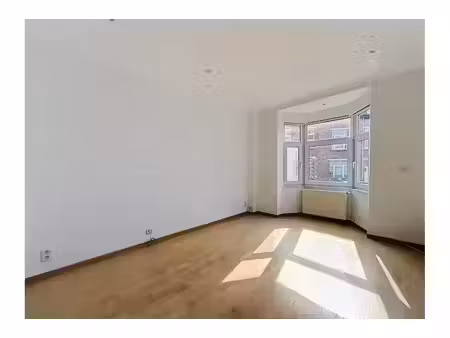 maison à louer avec garage et terrasse   uccle (vbe70463)