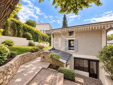 la celle saint cloud — maison ancienne réinventée en loft |
