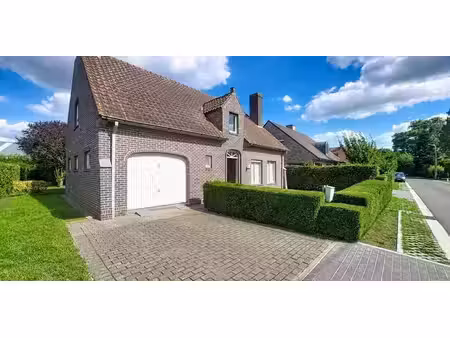 maison familiale avec garage intégré