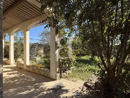 maison à rénover avec terrain attenant à proximité des commo