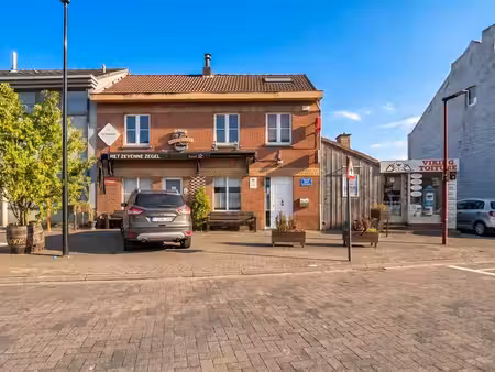 commerce avec appartement  salle des fêtes et jardin