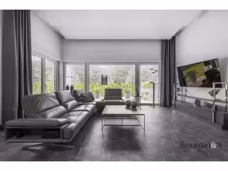 villa de luxe à vendre dans le quartier bouhebe