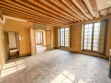 appartement de prestige rue saint paul ■traversant est - ouest  avec vue sur l'eglise sain