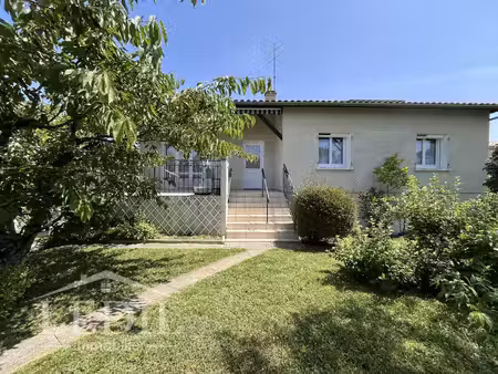 belle maison de ville sur sous-sol et parc clos