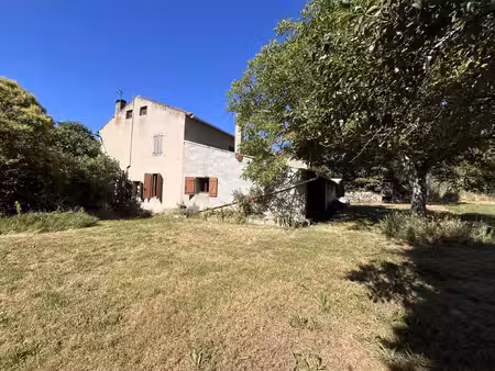 razes: maison 6 pièces avec garages  ancienne cave et jardin