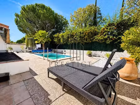 maison t3 de plain-pied   piscine  dépendances au calme absolu
