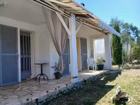 maison avec garages et jardin