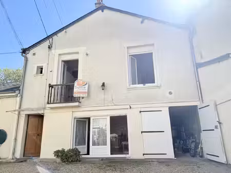 place de strasbourg  maison de 60m² au sol. 1 chambre + 1 burea