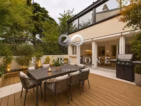 maison de luxe à vendre dans le quartier val fleury