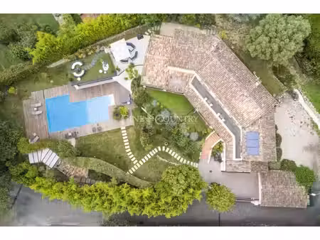 villa de luxe à vendre dans le quartier sainte colombe