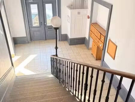 tassin la demi lune - t4 duplex 77 m2 (106 m2 au sol )- dernier étage- charme de l'ancien